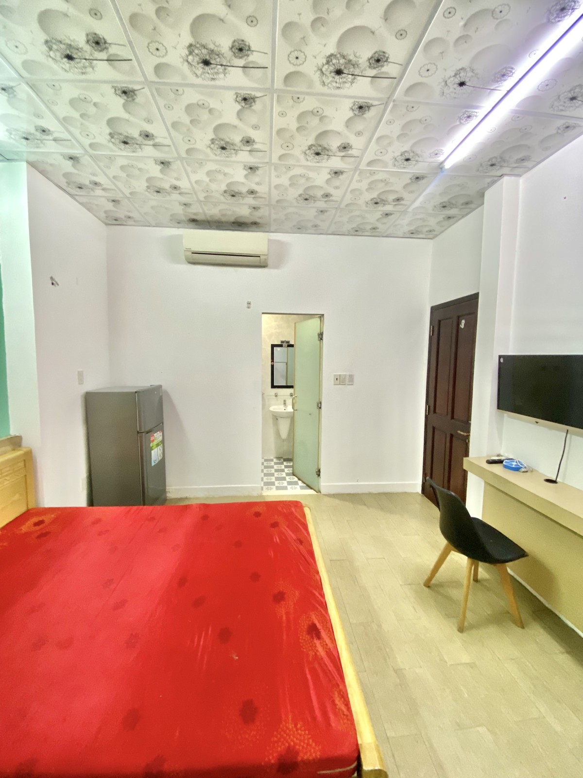 Phòng gần bitexco phố đi bộ full Nội thất