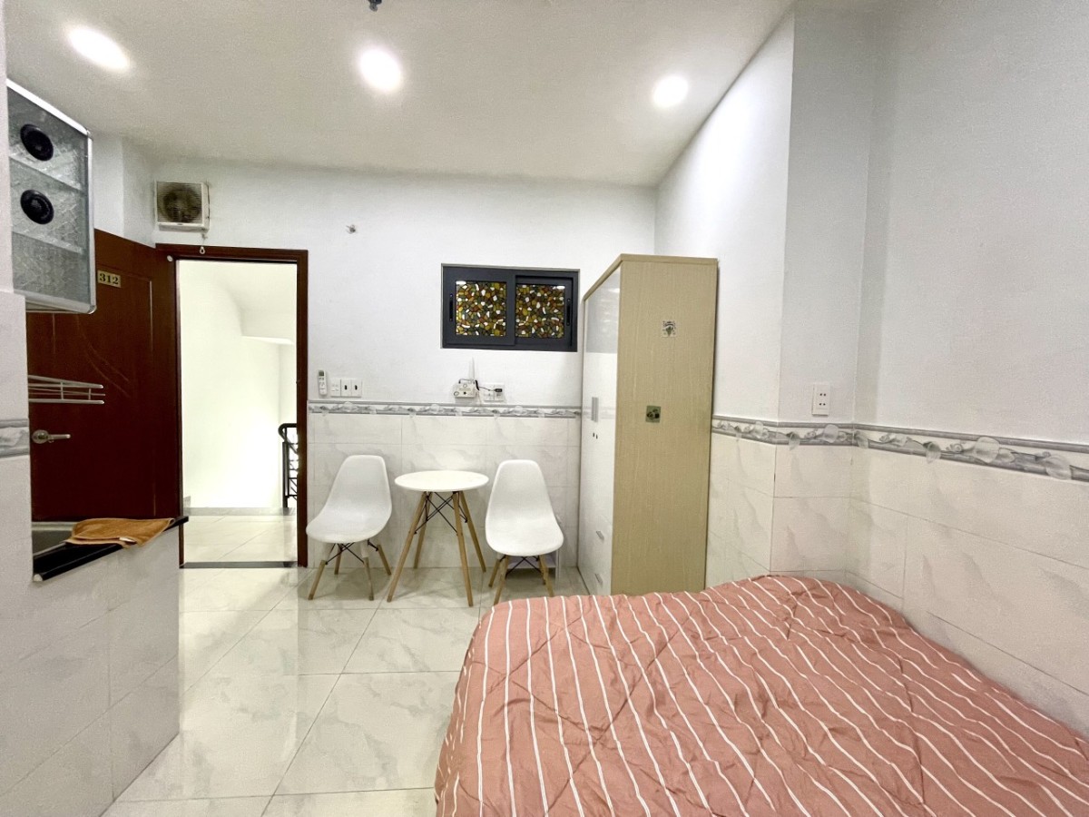 Studio full nội thất ngay trung tâm quận 7 ở liền
