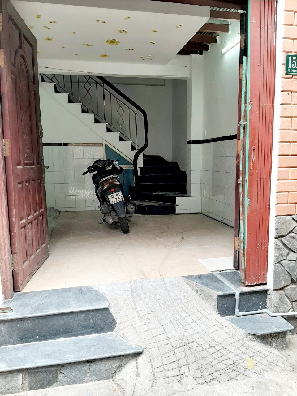 Cho Thuê Phòng Q3.tầng 5.1tr9 có máy lạnh.