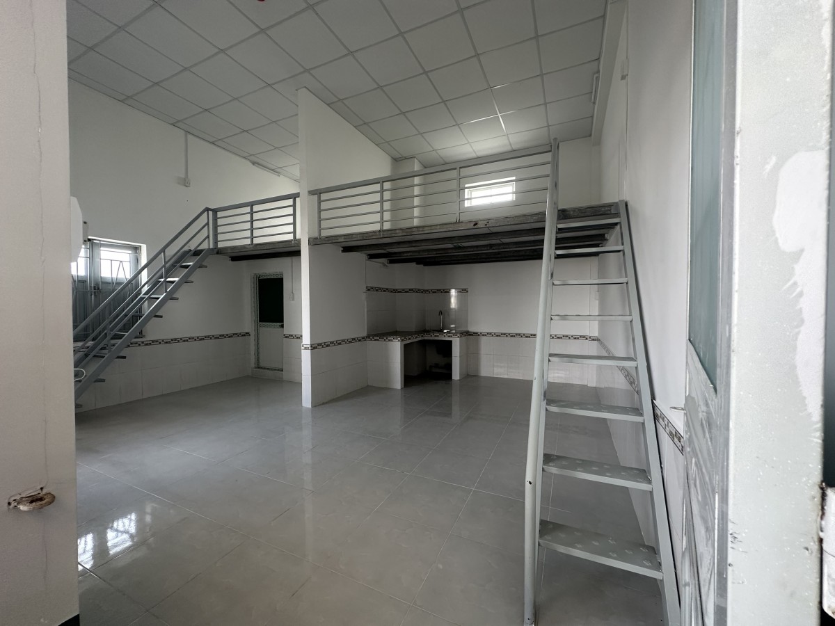 DUPLEX MỚI XÂY RỘNG 35m2_ GÁC CAO 2m GẦN ĐƯờNG LÊ VĂN VIỆT, ĐH Giao Thông Vận Tải