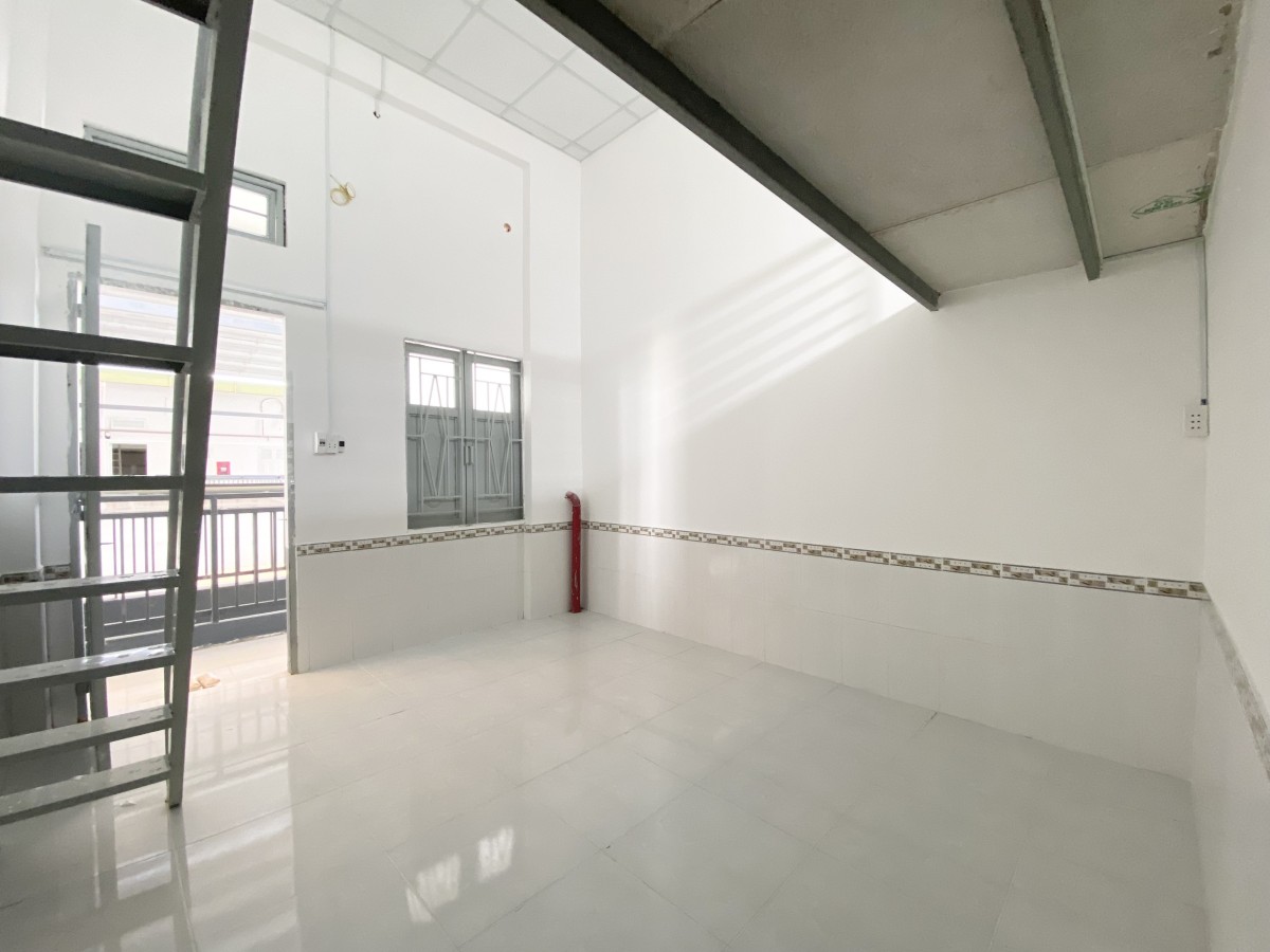 Duplex mới xây tại Lã Xuân Oai, quận 9