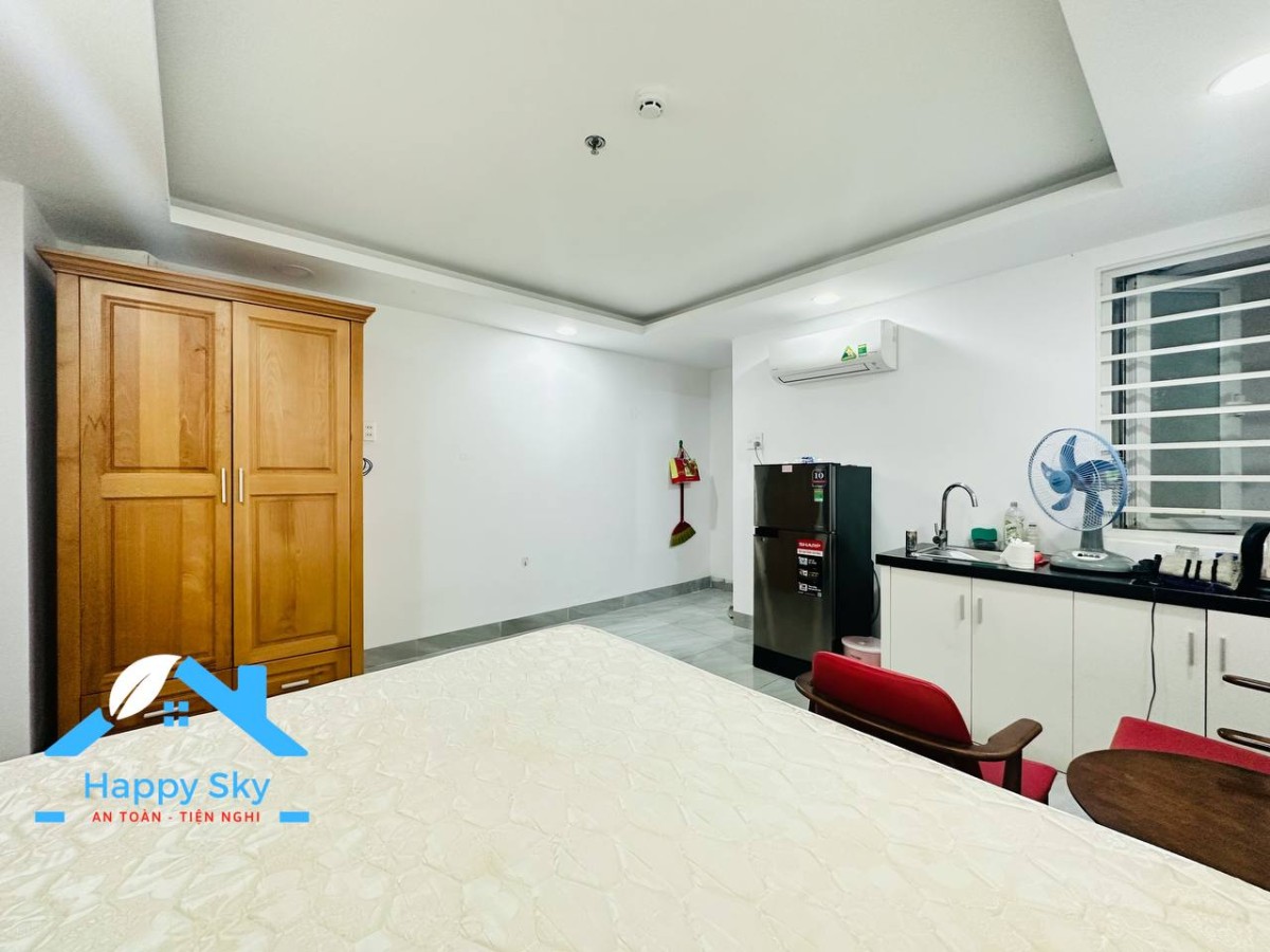 Căn hộ dịch vụ Full Nội thất gần etown2