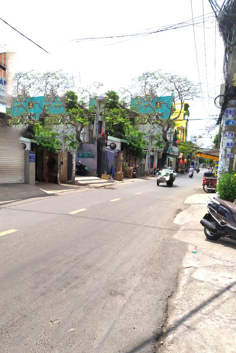 Cho thuê nhà MỚI mặt tiền Nguyên Hồng , 3.6*14 , 2 lầu , 20 triệu / tháng