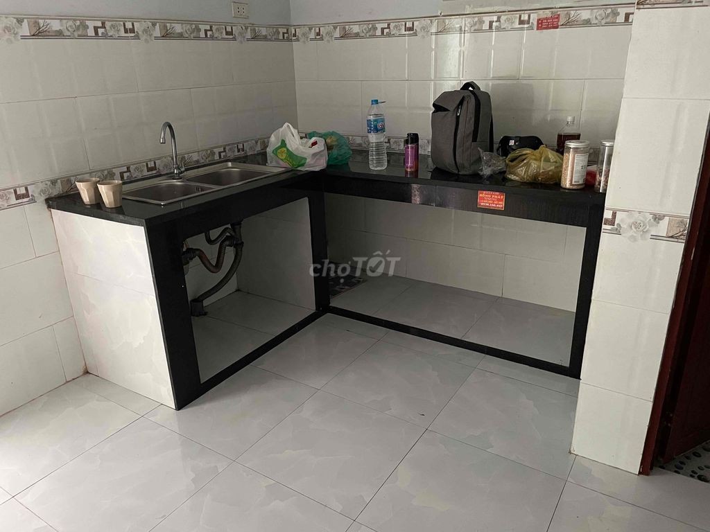 Chính chủ cho thuê phòng trọ mới xây, 60m2, có ban công thoáng ngay đường Bình Long, Tân Phú