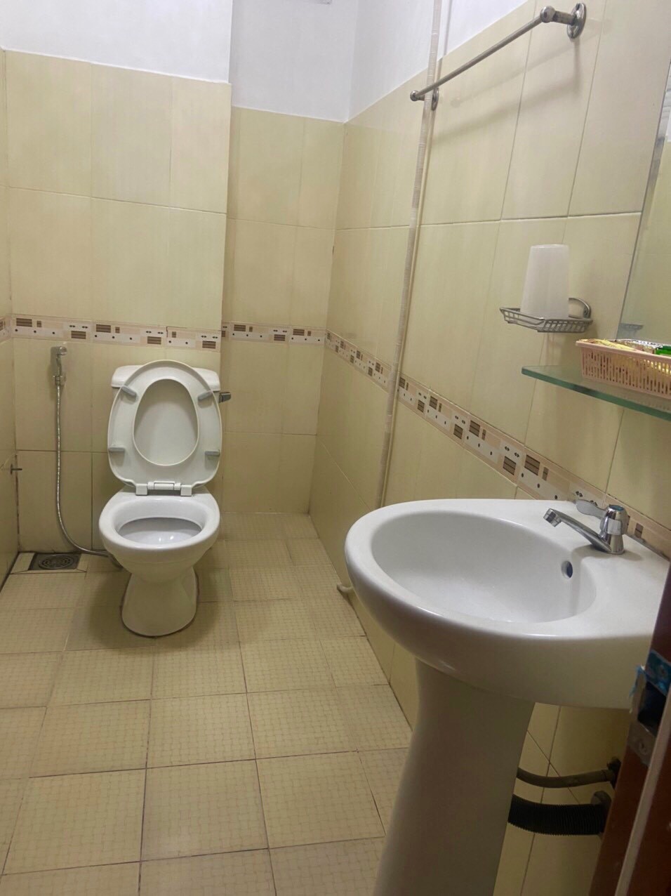 CHO THUÊ PHÒNG KHÁCH SẠN Ở THÁNG