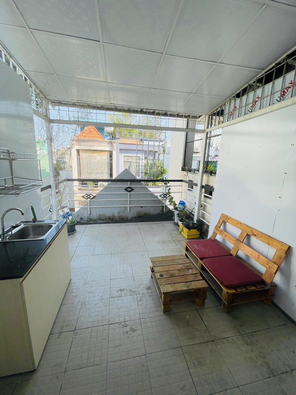 Cho thuê phòng rộng 40m2 dạng 1PN tách bếp giá rẻ tại trung tâm Q3