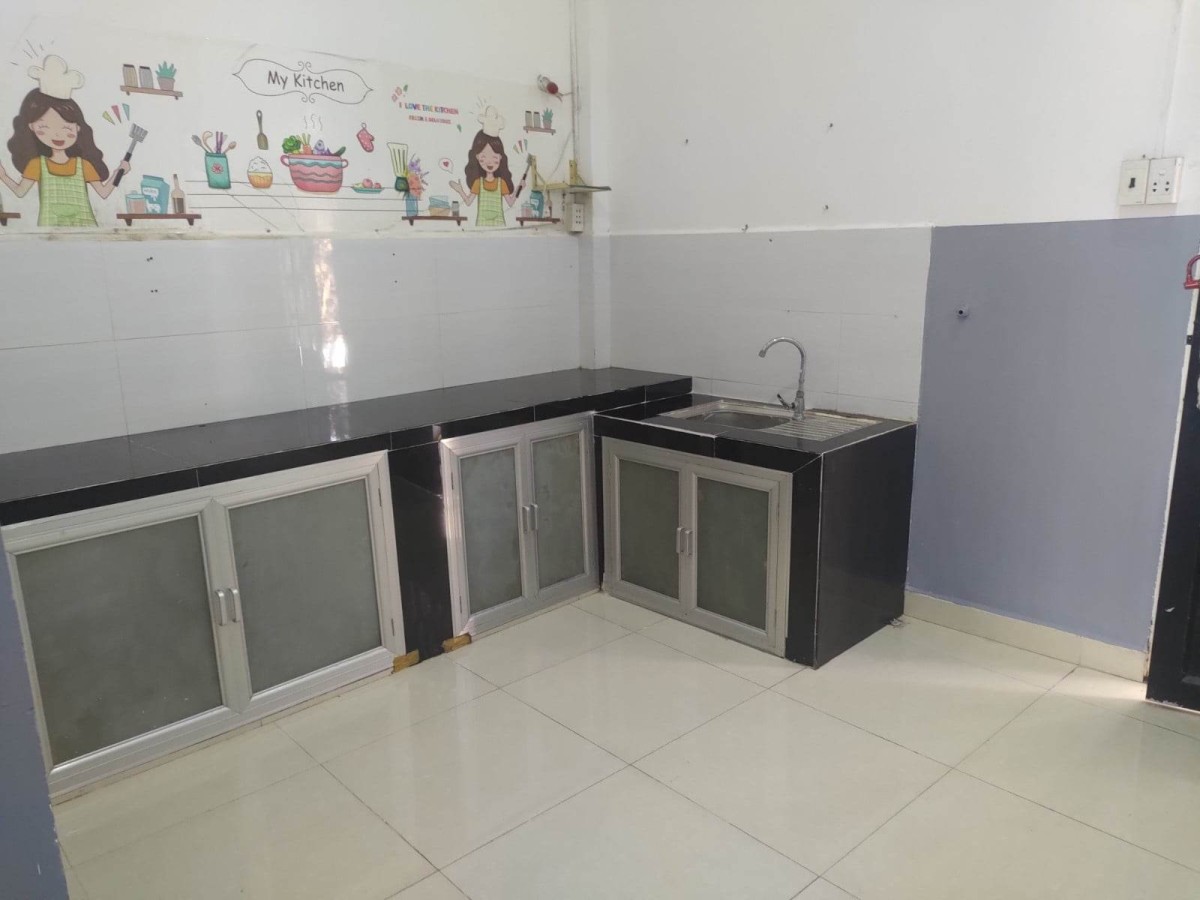 Nhà giá rẻ Phạm Hùng, Nhà mới đẹp,1 trệt ,1 lầu, đường 8m, 3 phòng ngủ