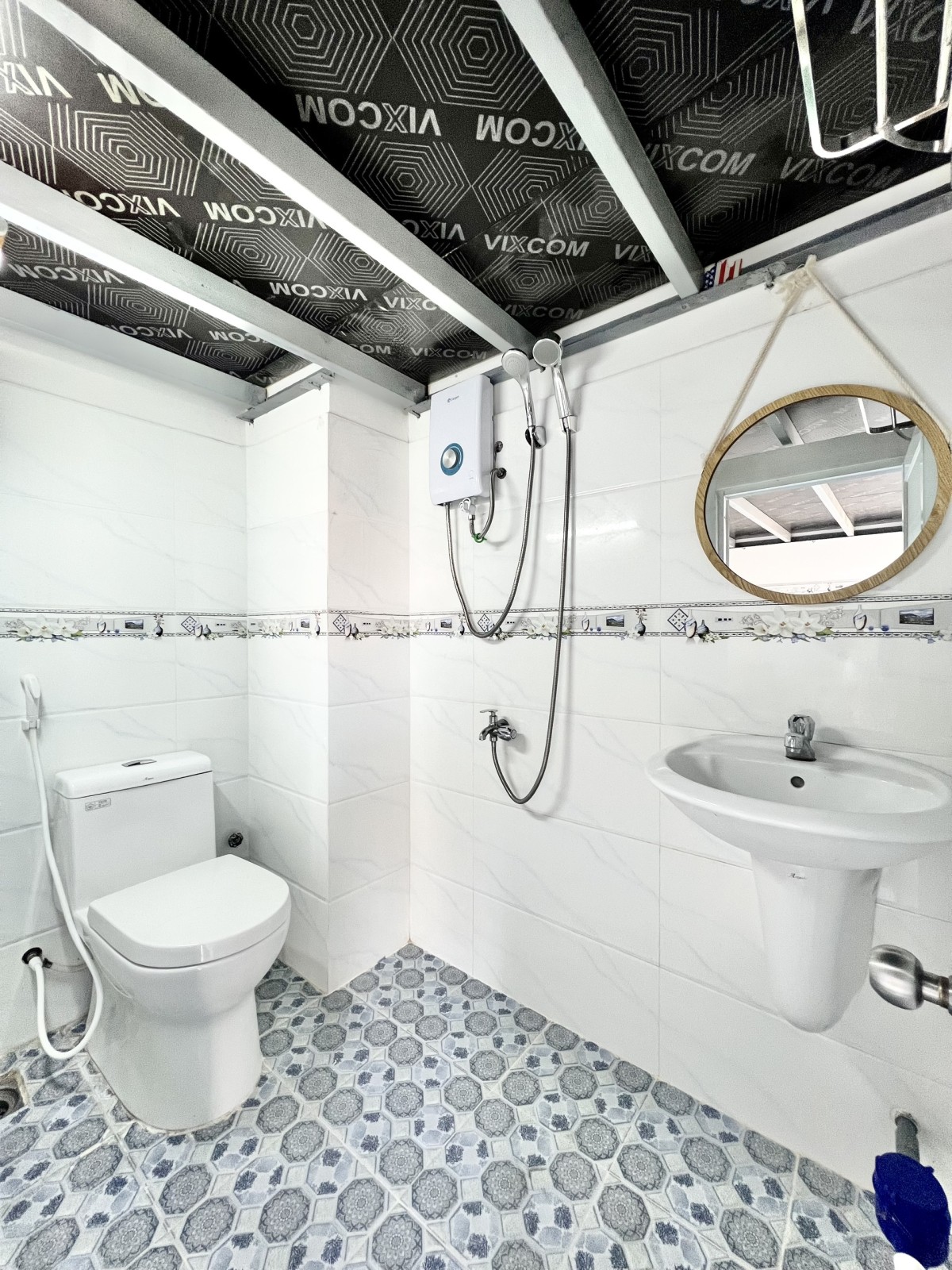 Cho thuê căn hộ duplex có ban công, đầy đủ nội thất ở Nhất Chi Mai, P13, Tân Bình