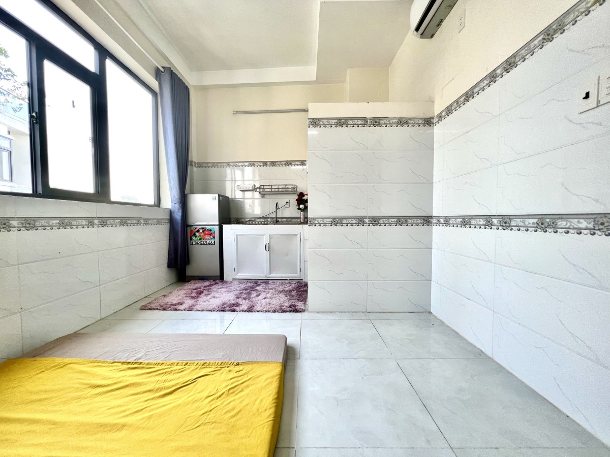PHÒNG CỬA SỔ LỚN ĐÓN NẮNG Y HÌNH NGAY DƯƠNG VĂN DƯƠNG - TÂN PHÚ. 5'' QUA EAON TÂN PHÚ