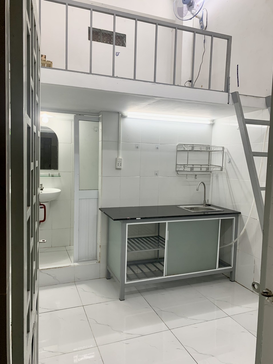 PHÒNG TRỌ GẦN IUH 4 VÀ VĂN LANG CS3 CÓ GÁC