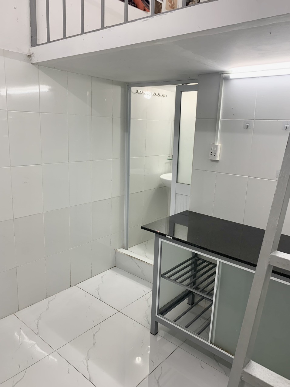 PHÒNG TRỌ GẦN IUH 4 VÀ VĂN LANG CS3 CÓ GÁC