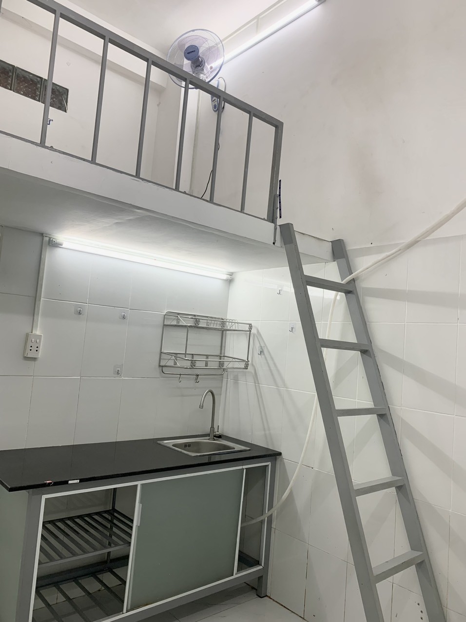 PHÒNG TRỌ GẦN IUH 4 VÀ VĂN LANG CS3 CÓ GÁC