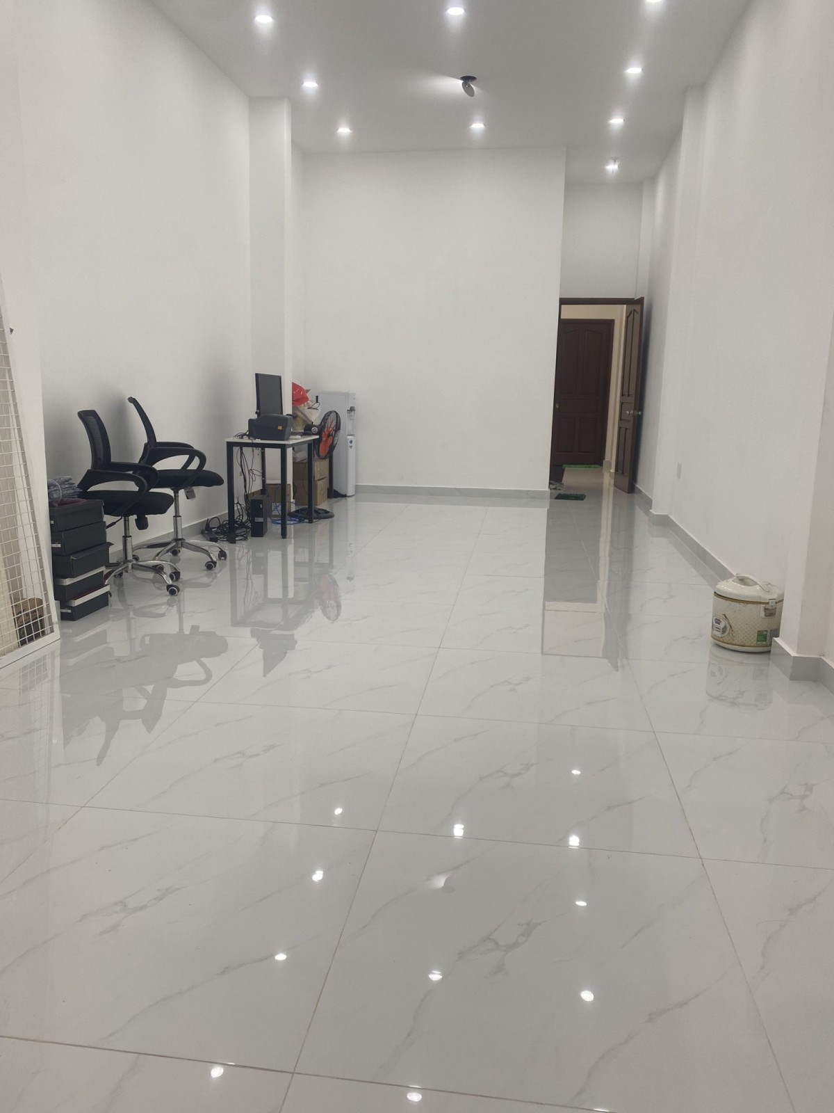 Nguyên căn 70A Trương Công Định (4,5x20) 4 tầng có 6P sàn suốt.