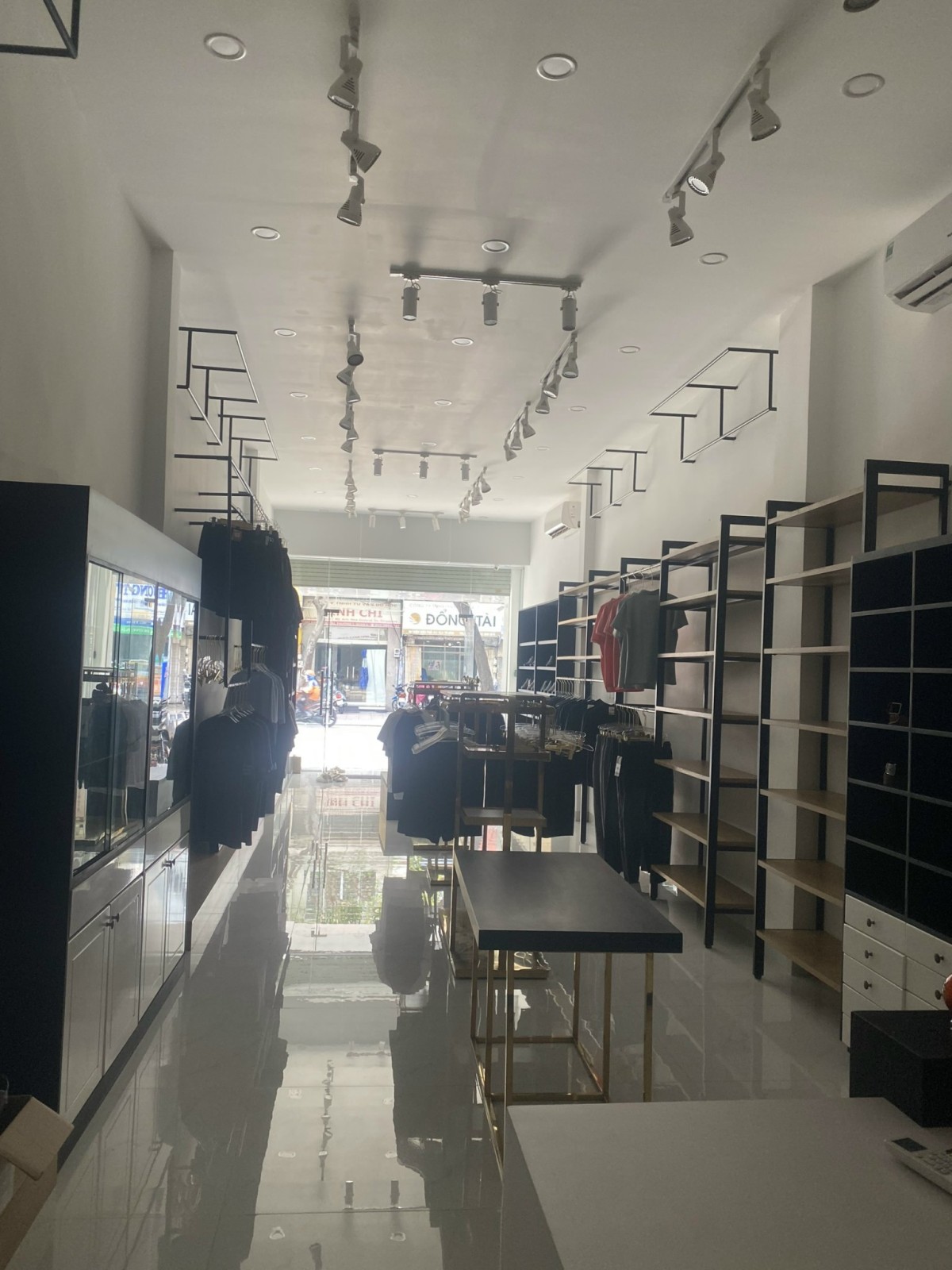 Nguyên căn 70A Trương Công Định (4,5x20) 4 tầng có 6P sàn suốt.