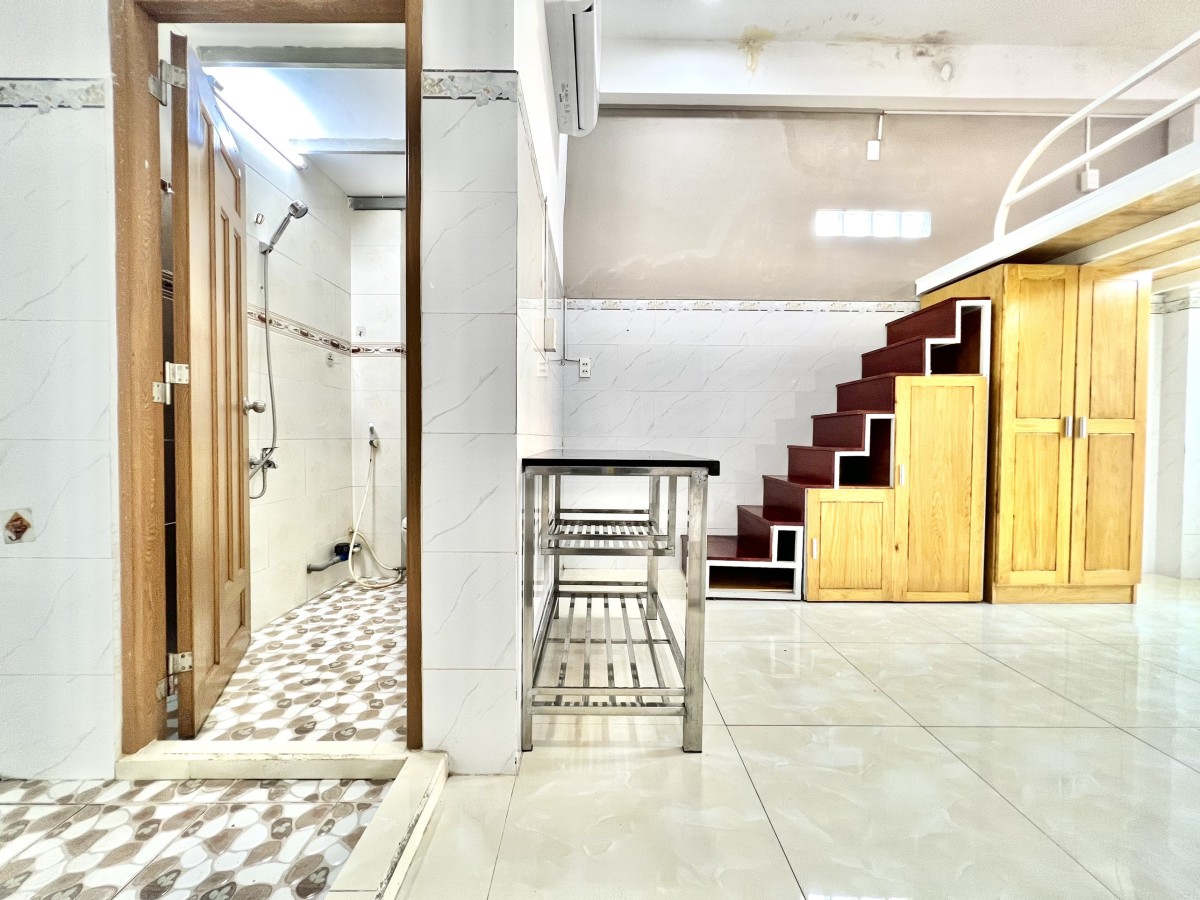 Phòng Gác Lửng Cao Cấp, 5’ Đi Nhà Thờ Phú Hòa, Giá Hấp Dẫn