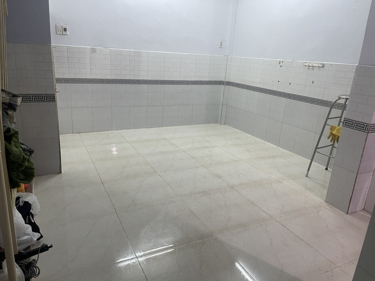 Nhà nguyên căn đường 185 gần chợ 339 Quận Thủ Đức (Quận 9 cũ)