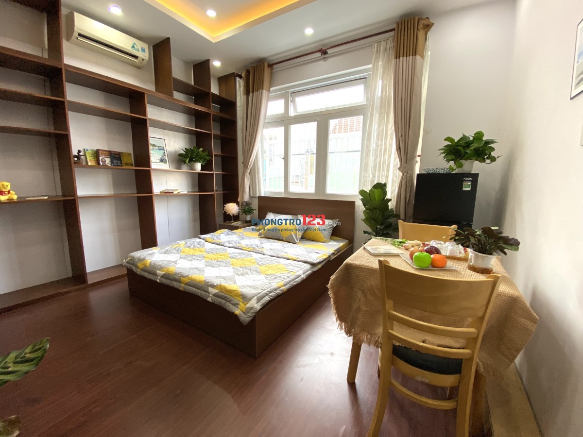 Căn Hộ 1PN + bếp tách riêng Phú Nhuận cửa sổ thoáng Full Nội Thất Camera Khoá Vân Tay
