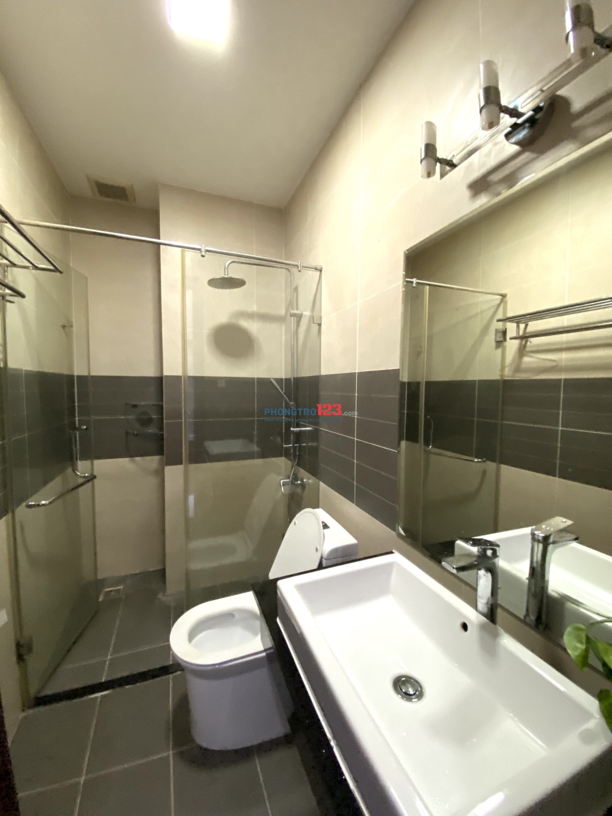 Căn Hộ 1PN + bếp tách riêng Phú Nhuận cửa sổ thoáng Full Nội Thất Camera Khoá Vân Tay