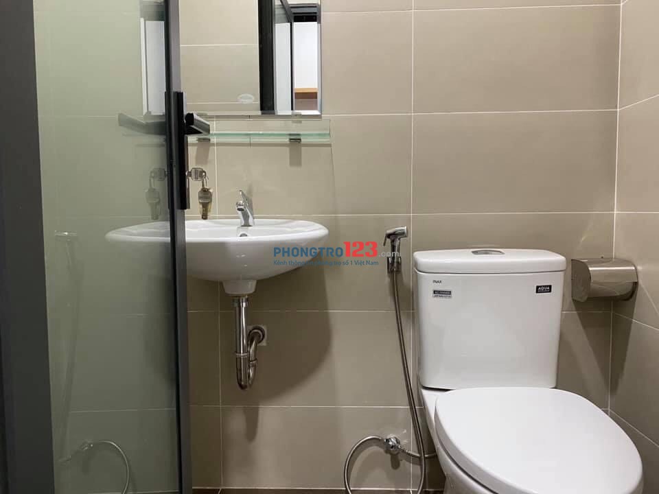 Phòng trọ có ban công riêng nhỏ xinh