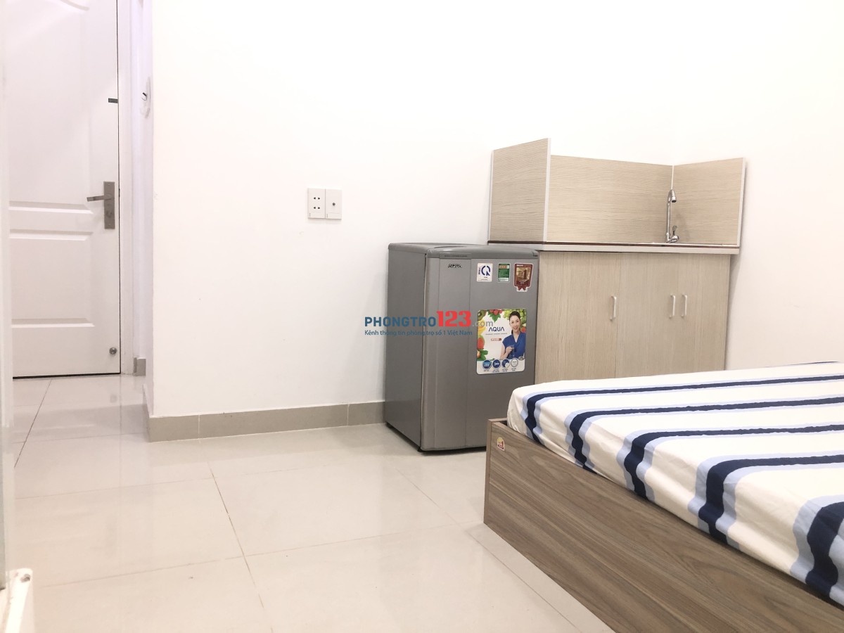 Phòng View Đẹp ngay chân cầu Calmete Giờ Tự Do