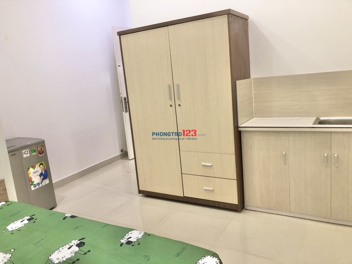 Phòng View Đẹp ngay chân cầu Calmete Giờ Tự Do