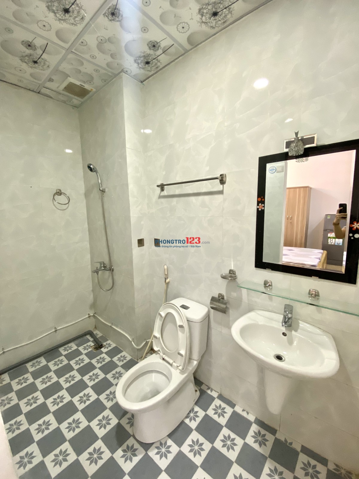 Phòng 74 Tôn Thất Đạm, full nội thất, giờ giấc tự do, gần phố đi bộ Nguyễn Huệ