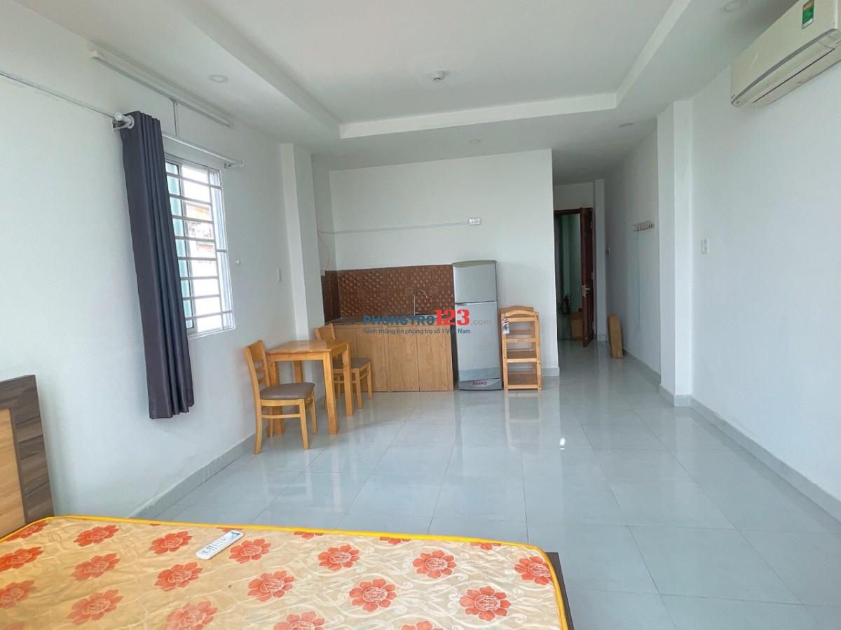 Cho thuê phòng sạch sẽ, thoáng có cửa sổ đủ nội thất gần Lotte Q7
