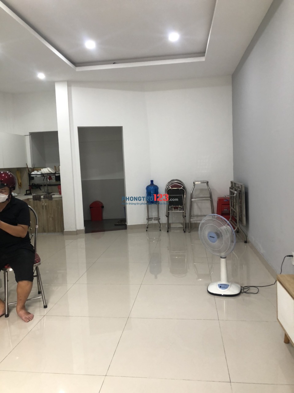 Cho thuê nhà 1 trệt 2 lầu 4PN3WC phường Bình Trưng Tây, giá 12 tr, LH 0915698839