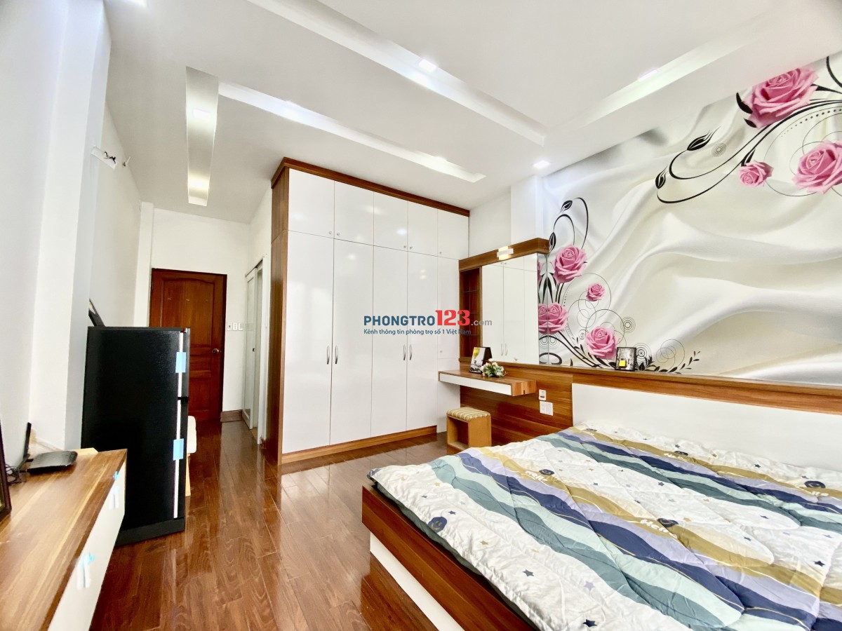Studio Bancol Cửa Sổ Giá Sập Sàn Checkin Tháng 4 - 5