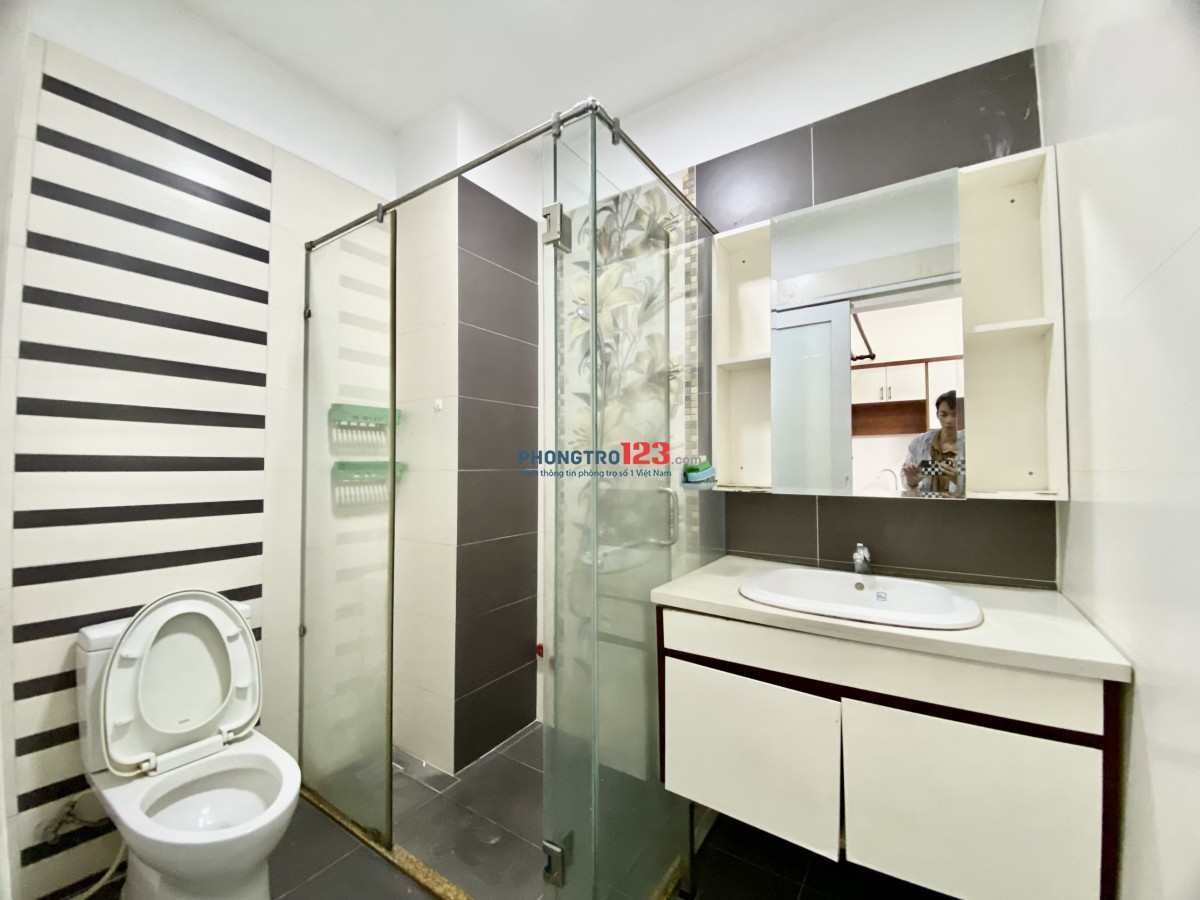 Studio Bancol Cửa Sổ Giá Sập Sàn Checkin Tháng 4 - 5
