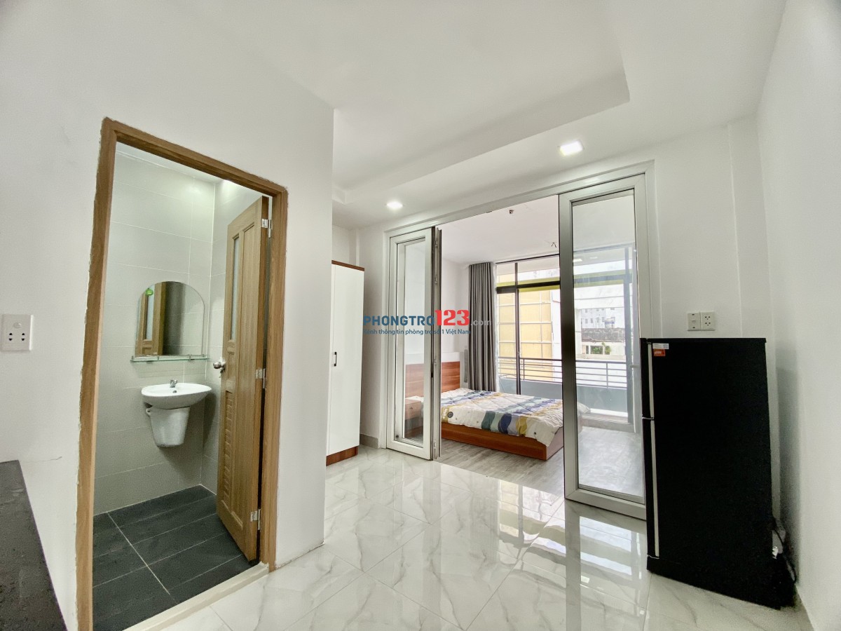 Studio Bancol Cửa Sổ Giá Sập Sàn Checkin Tháng 4 - 5