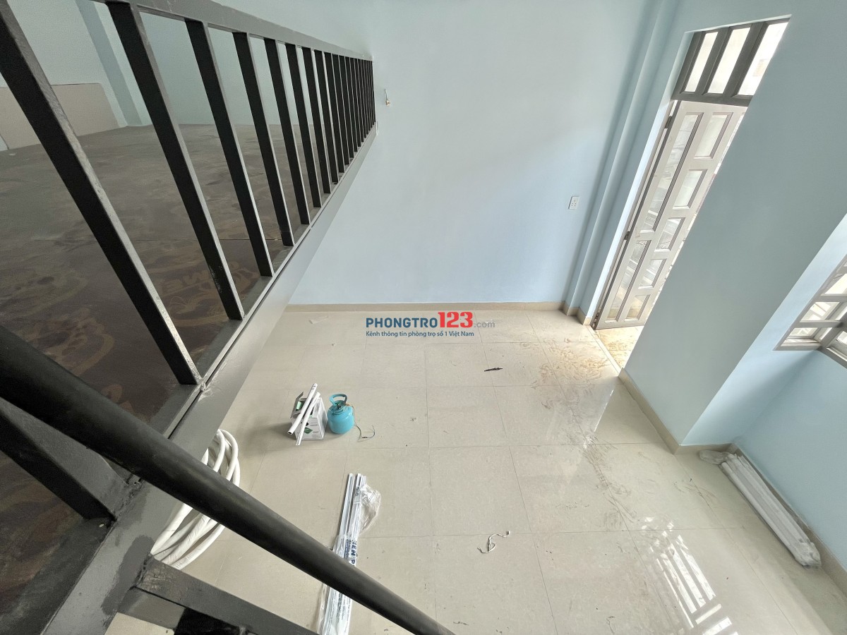 DUPLEX MỚI XÂY BANCONY THOÁNG GẦN CHỢ HẠNH THÔNG TÂY