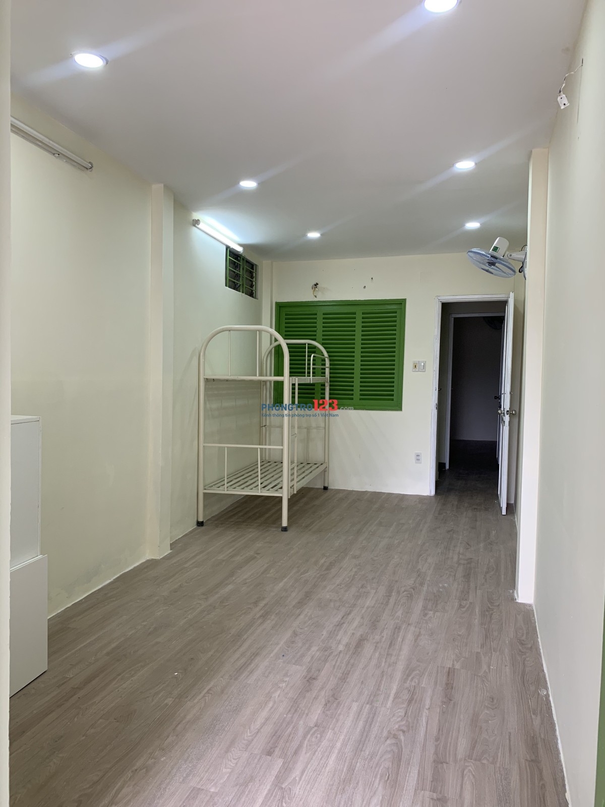 Cho thuê nguyên tầng 1 nhà mới đẹp đường Nguyễn Xí quận Bình Thạnh 8tr/tháng (3 phòng)