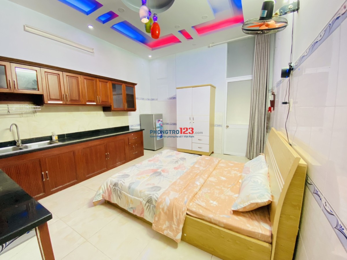 CHDV tầng trệt, 32m2, có sân phơi đồ, wc trong phòng, gần AEON Tân Phú, giá chỉ 3.9 tr/ tháng
