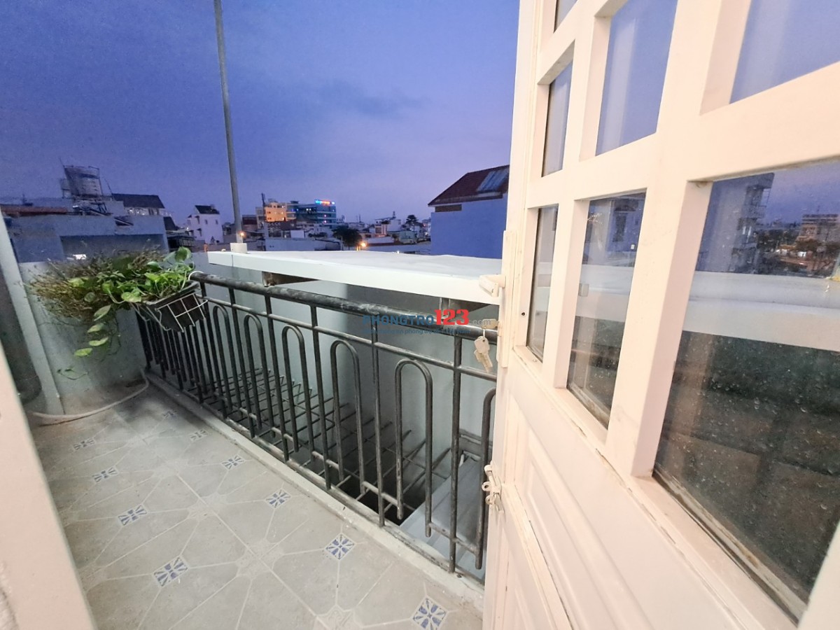 Khai trương Siêu Phẩm Ban Công Thoáng Mát-1PN Bếp riêng đ. Phan Văn Hớn-gần Ngã tư An Sương- ở liền