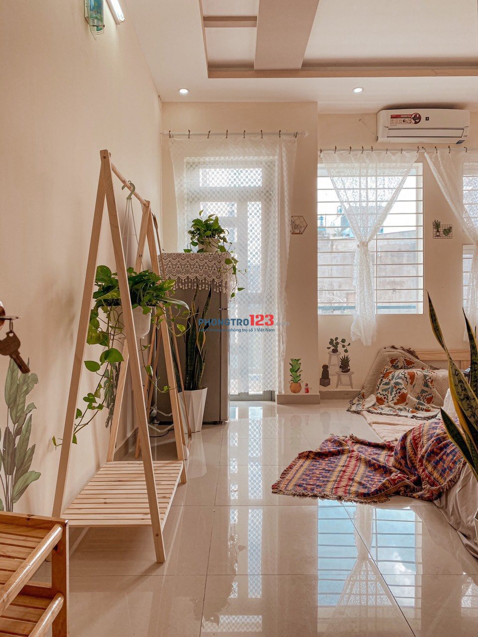 Phòng trọ ban công giá 4tr decor xinh xinh gần sân Golf Tân Sơn Nhất tiện đi Gò Vấp Tân Bình Quận 12