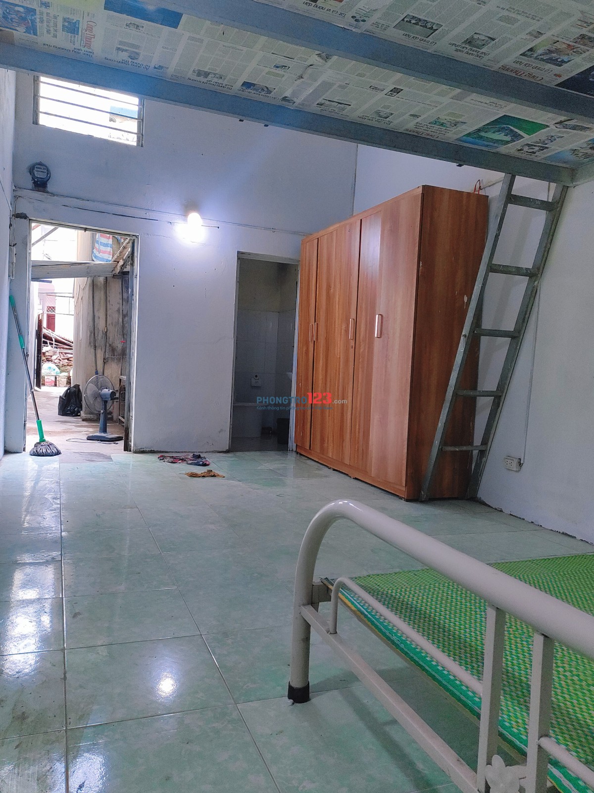 Phòng trọ diện tích 20m2 có gác lửng 10m2 Ngõ 61 Phố Trạm Q.Long Biên