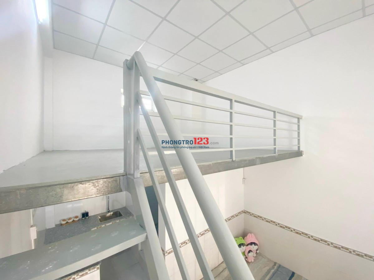 Duplex cực rộng mới xây - Gác cao 1m8 - Hầm xe, thang máy có đủ