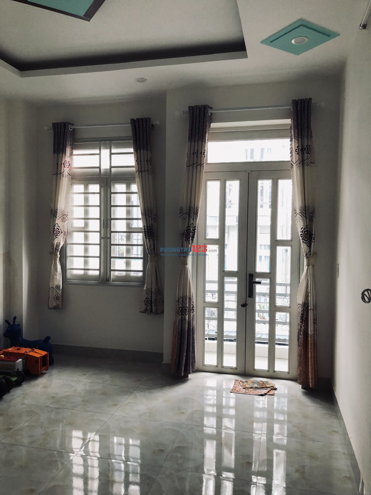 Chính chủ cho thuê nhà nguyên căn 1 trệt, 2 lầu, sân thượng thoáng mát tại Hương Lộ 2, Bình Tân