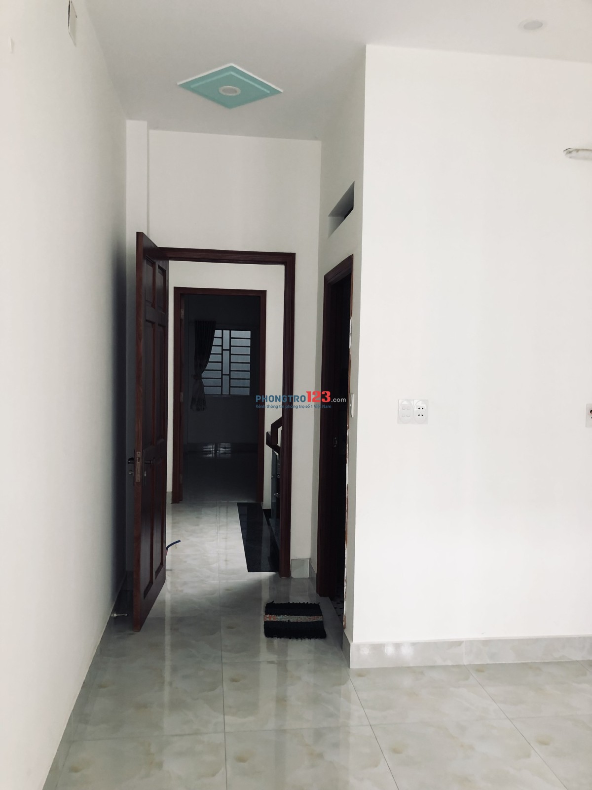 Chính chủ cho thuê nhà nguyên căn 1 trệt, 2 lầu, sân thượng thoáng mát tại Hương Lộ 2, Bình Tân