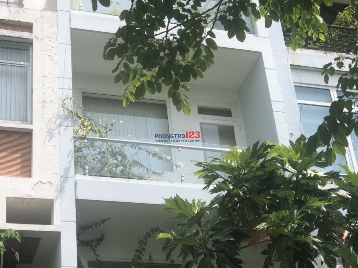 Chính chủ cho thuê phòng giá rẻ có cửa sổ lớn ngay Lương Định Của Quận 2