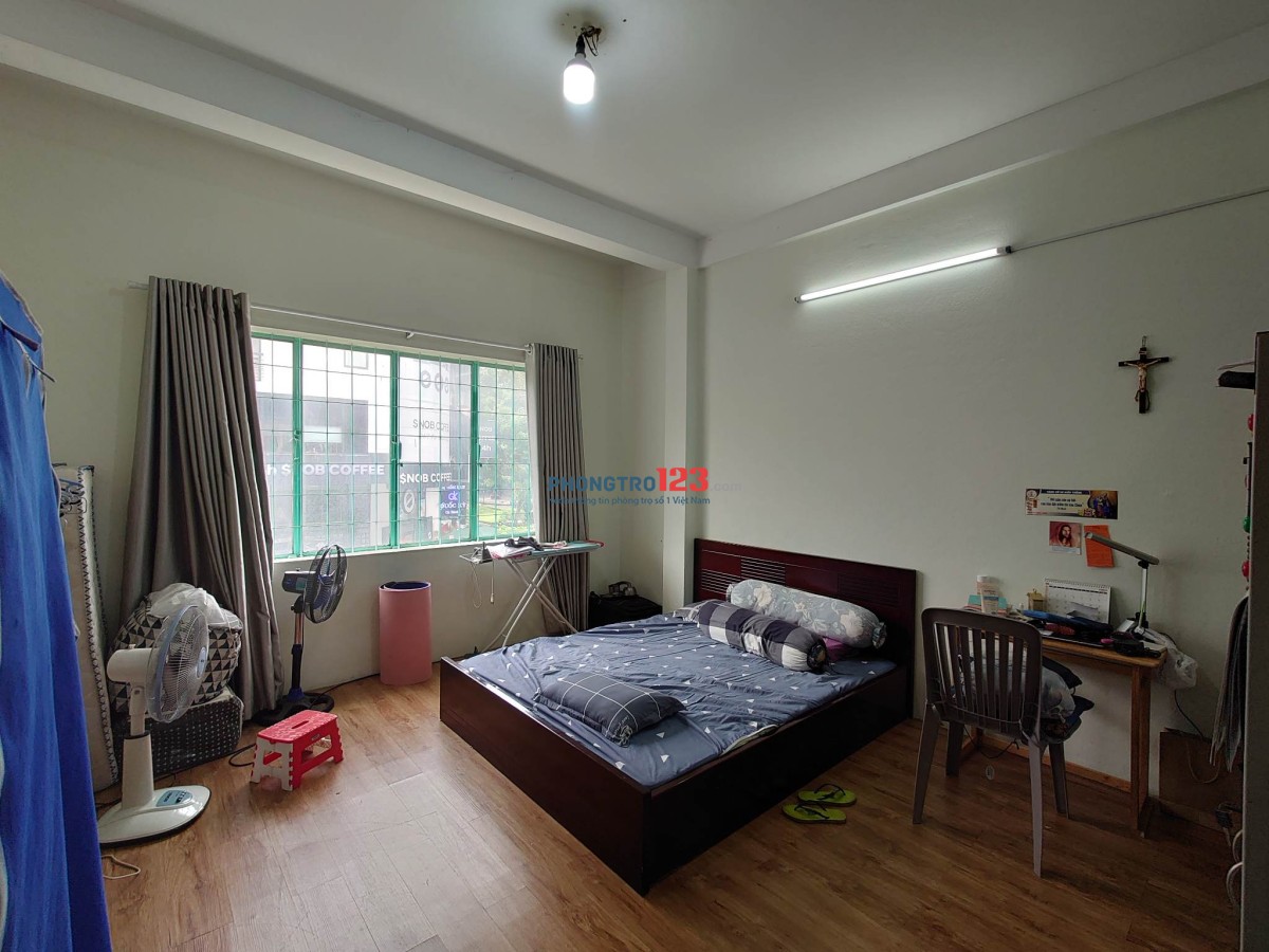 Cho thuê căn hộ chung cư A3 Phan Xích Long