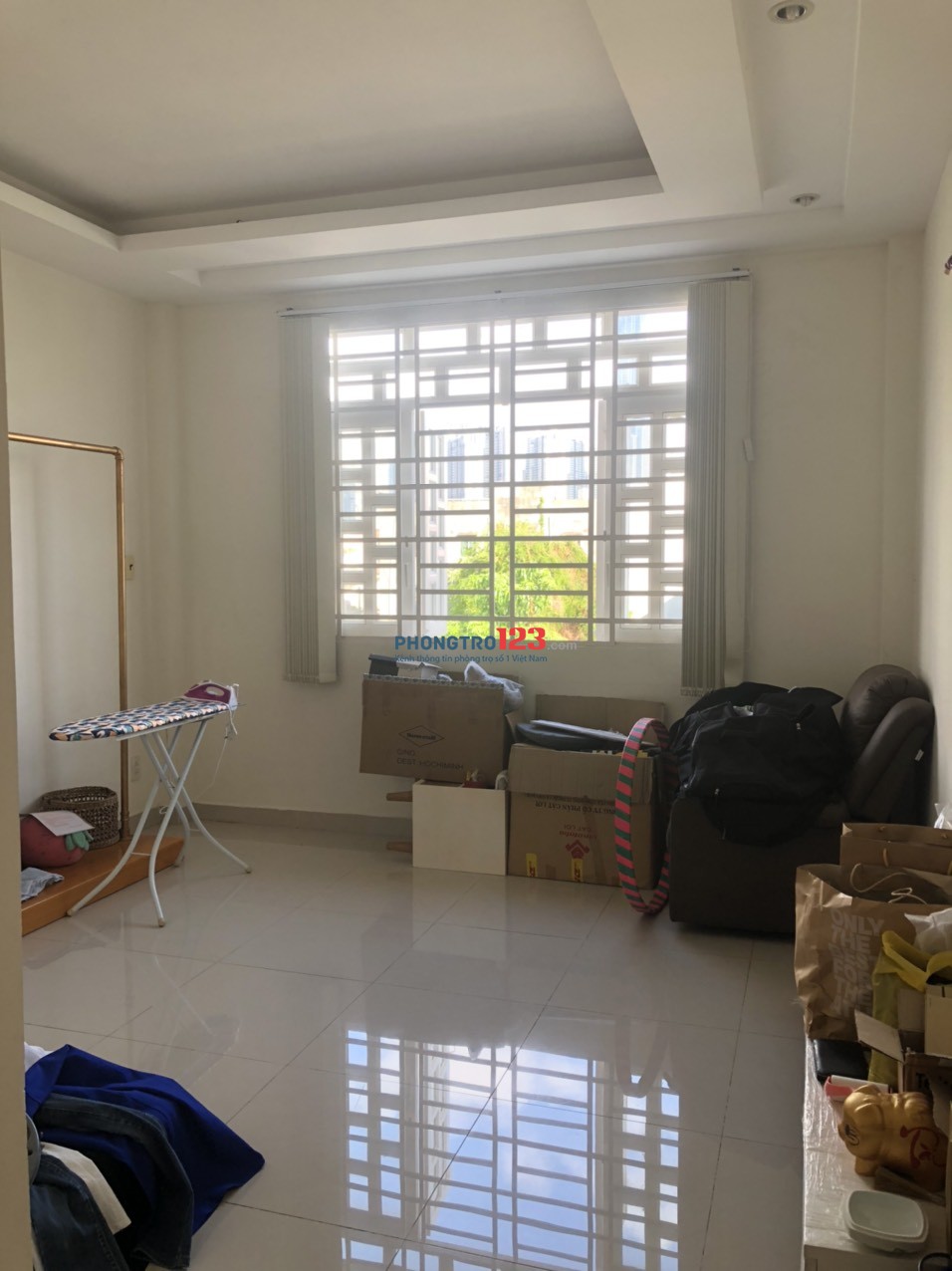 Chính chủ cho thuê phòng giá rẻ có cửa sổ lớn ngay Lương Định Của Quận 2