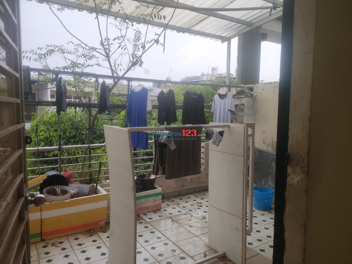 Cho thuê phòng trọ sạch sẽ, ban công lớn, có máy lạnh ngay Hồ Đắc Di - Tân Phú, giá từ 2tr5 - 3tr/tháng