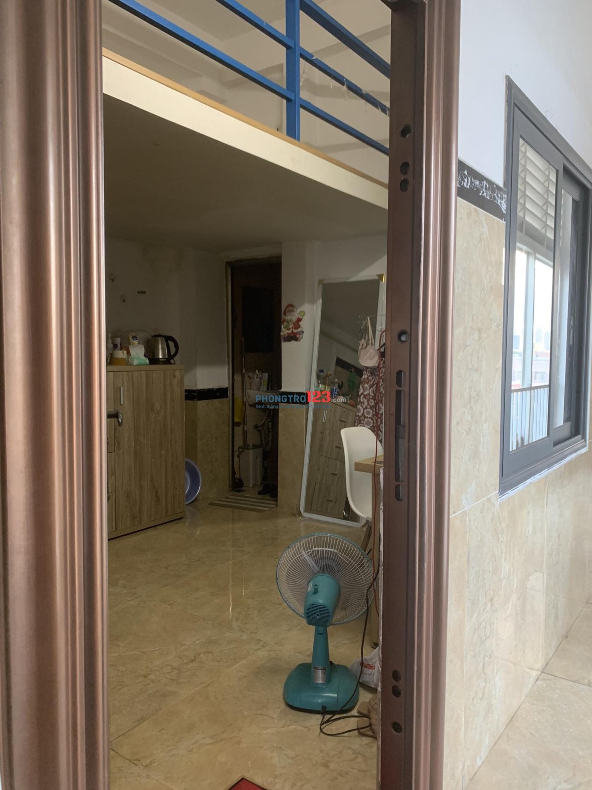Nhượng phòng trọ full nội thất, mặt tiền Tôn Thất Thuyết, quận 4