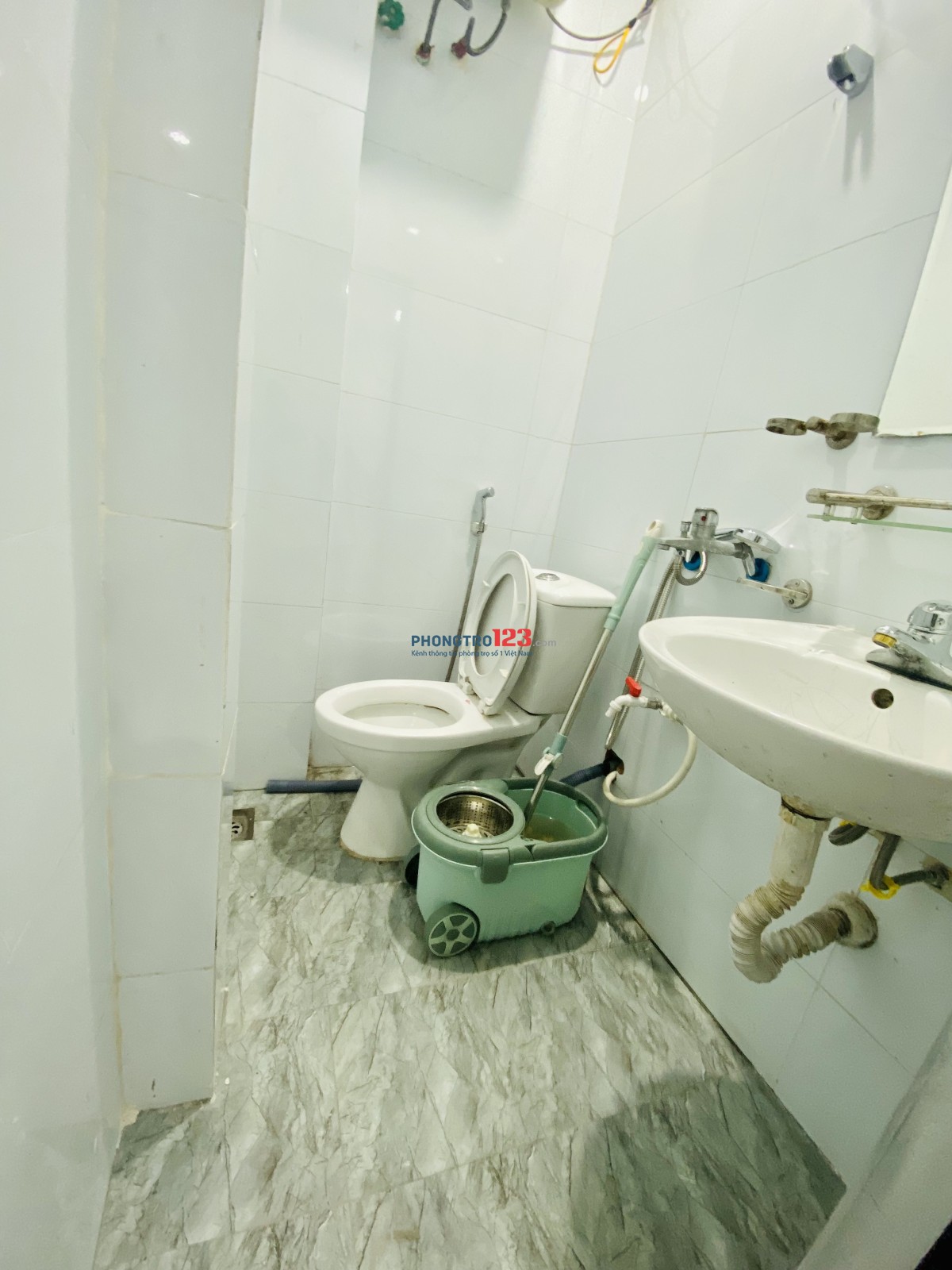 Phòng khép kính ngõ 214 Nguyễn Xiển, đầy đủ tiện ích