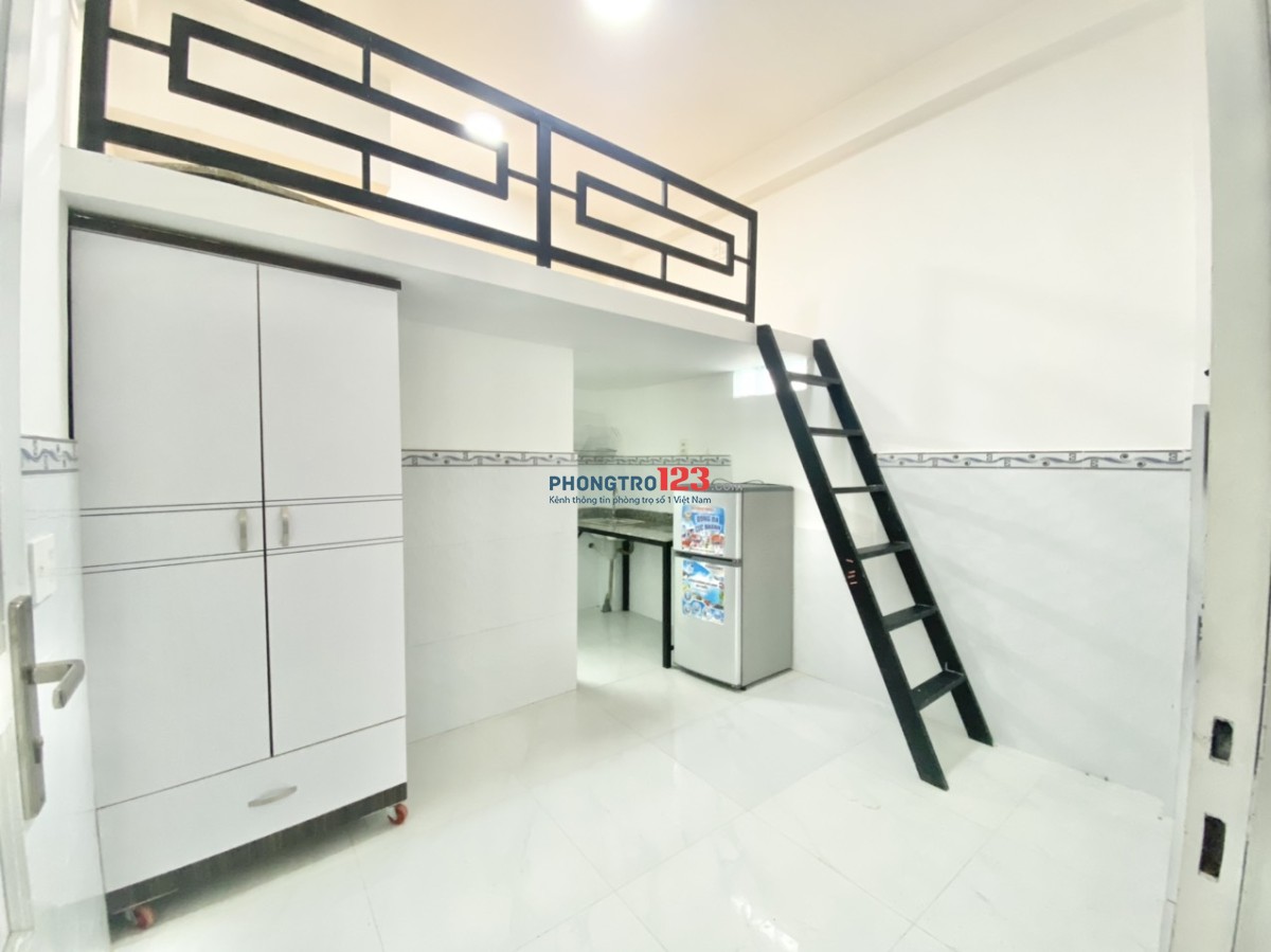 DUPLEX diện tích lớn_gác cao_FULL nội thất_đối diện e-town