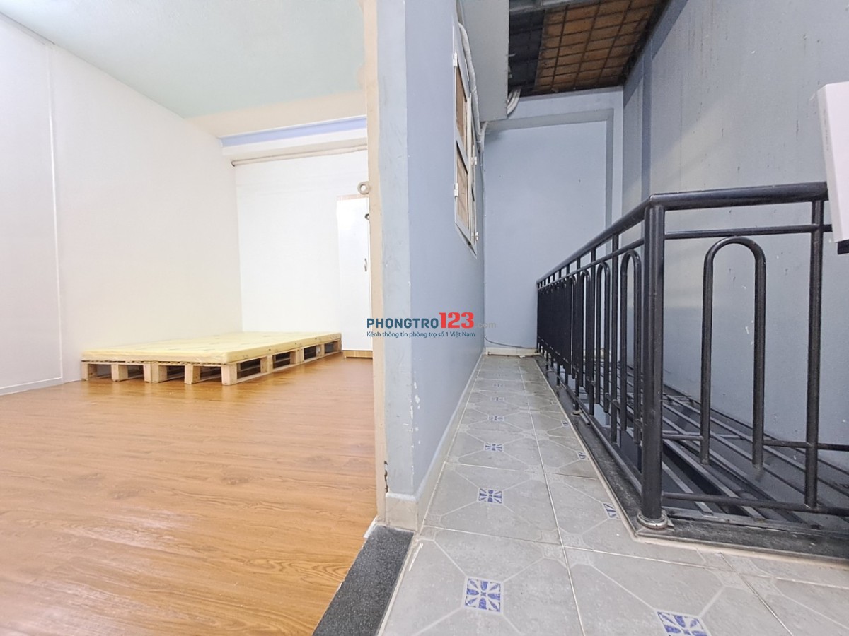 Studio ban công - cửa sổ thoáng - nội thất cơ bản gần ngã tư an sương- KCN Tân Bình