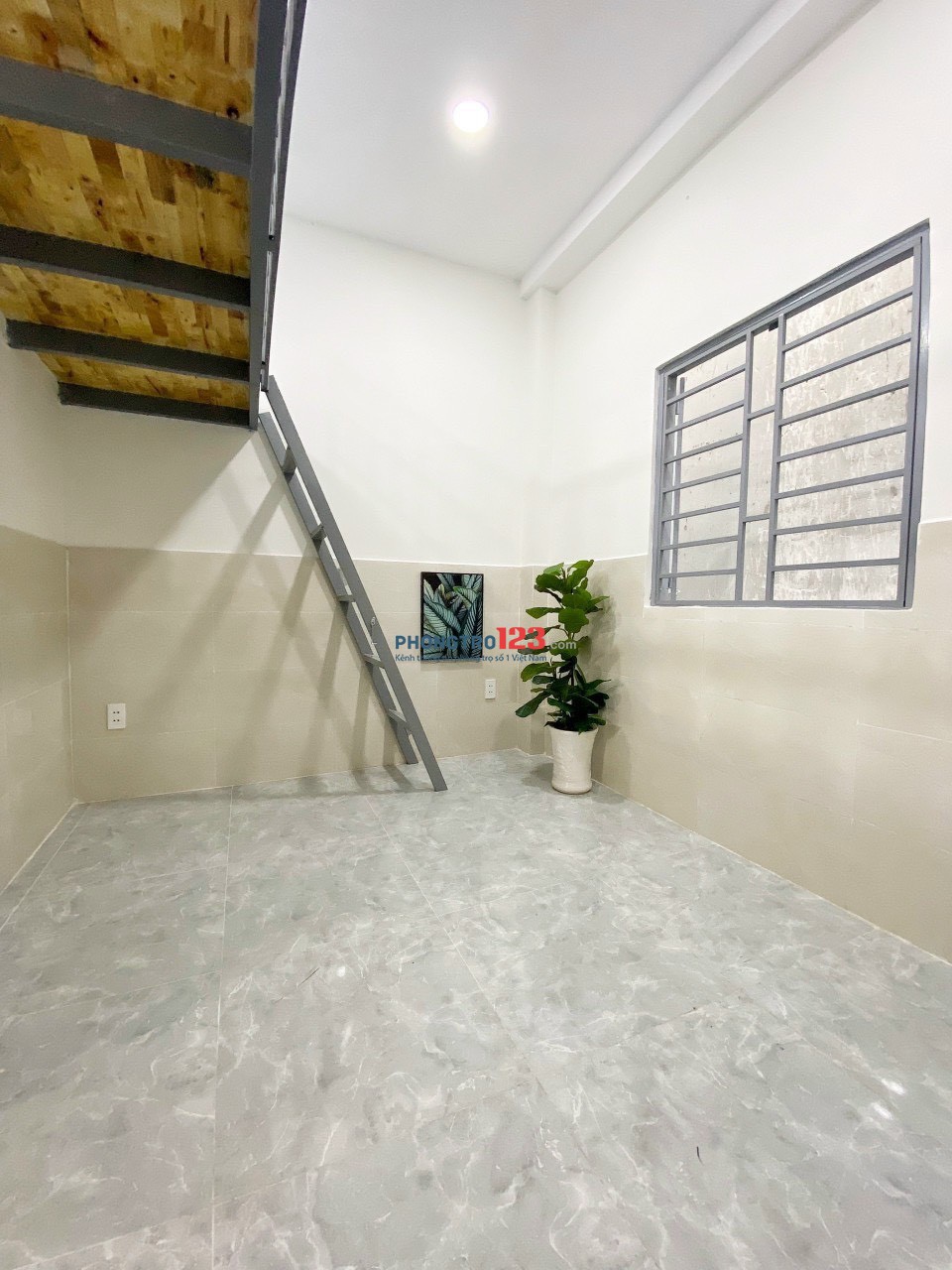 Phòng trọ giá rẻ có sẵn máy lạnh ngay cầu vượt Hoàng Hoa Thám