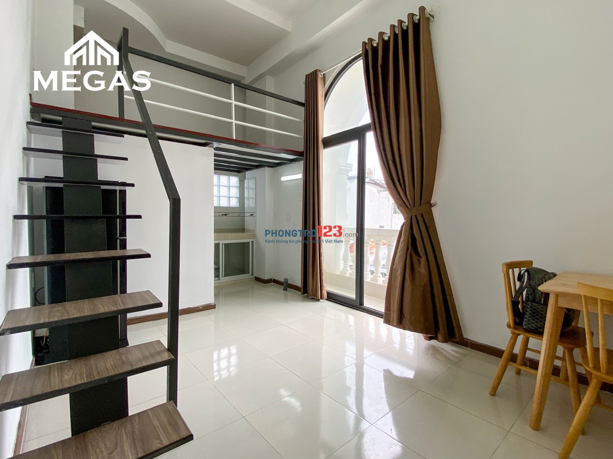 DUPLEX BAN CÔNG FULL NỘI THẤT Q7 gần trung tâm Q1, Q4